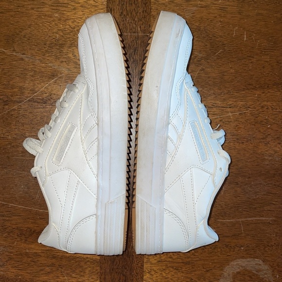 Reebok Tennis Shoes - Picture 4 of 9